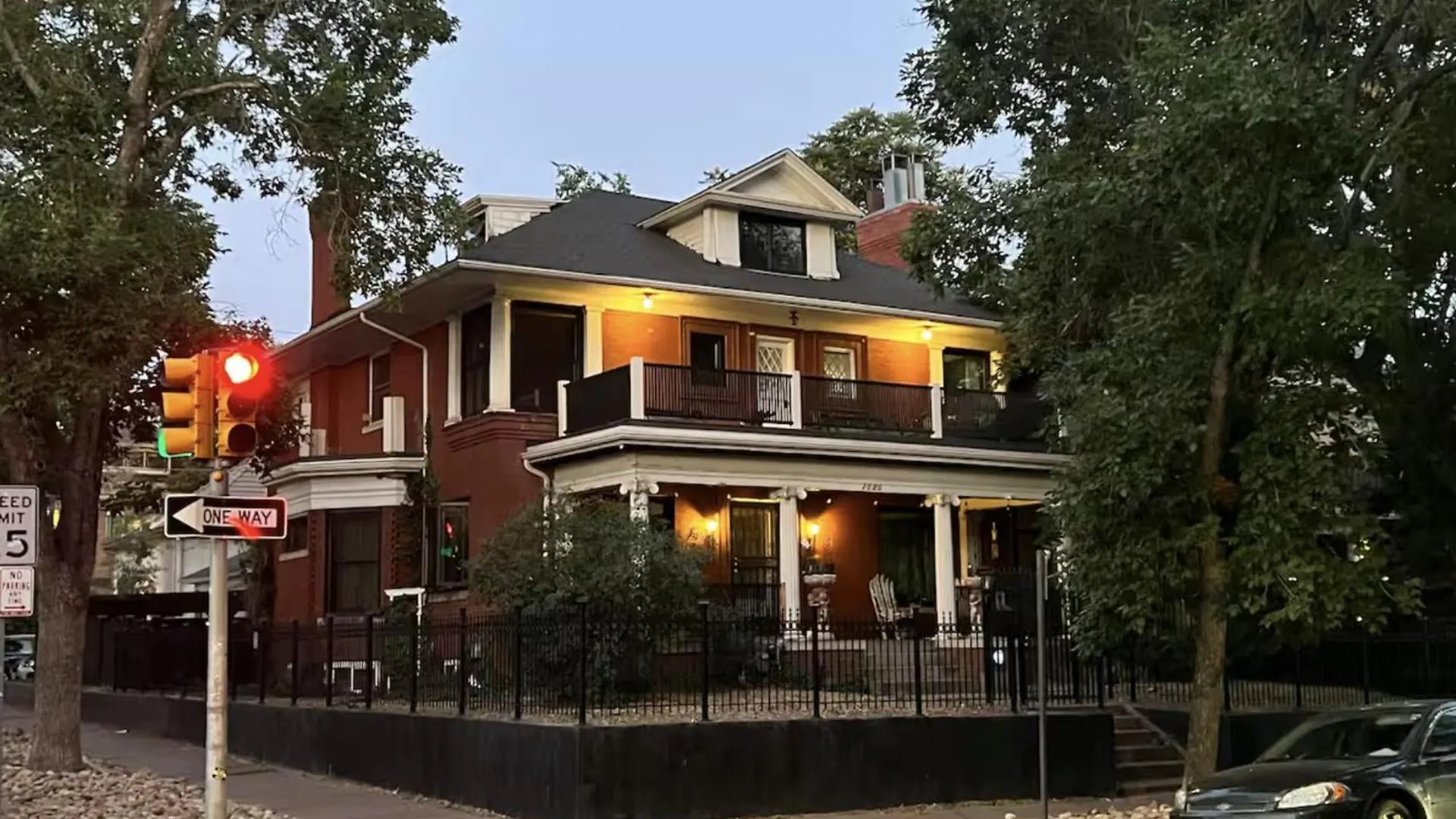 5 Bedroom Luxurious-Gem Mansion In Heart Of Denver location